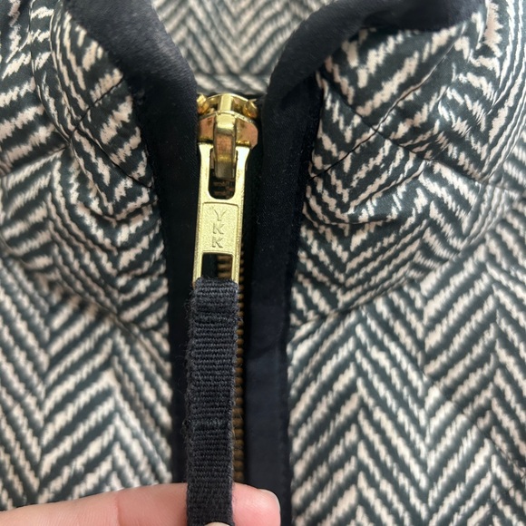 Women’s J Crew Black and White Herringbone Vest size small - Picture 3 of 6